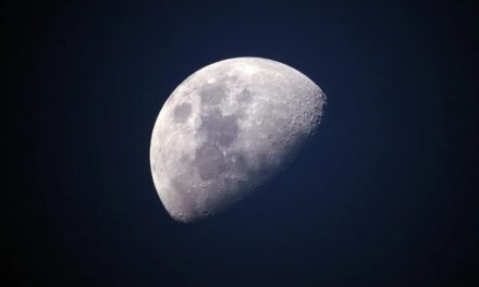 Jason Mason: Ist der Mond ein künstliches Objekt?